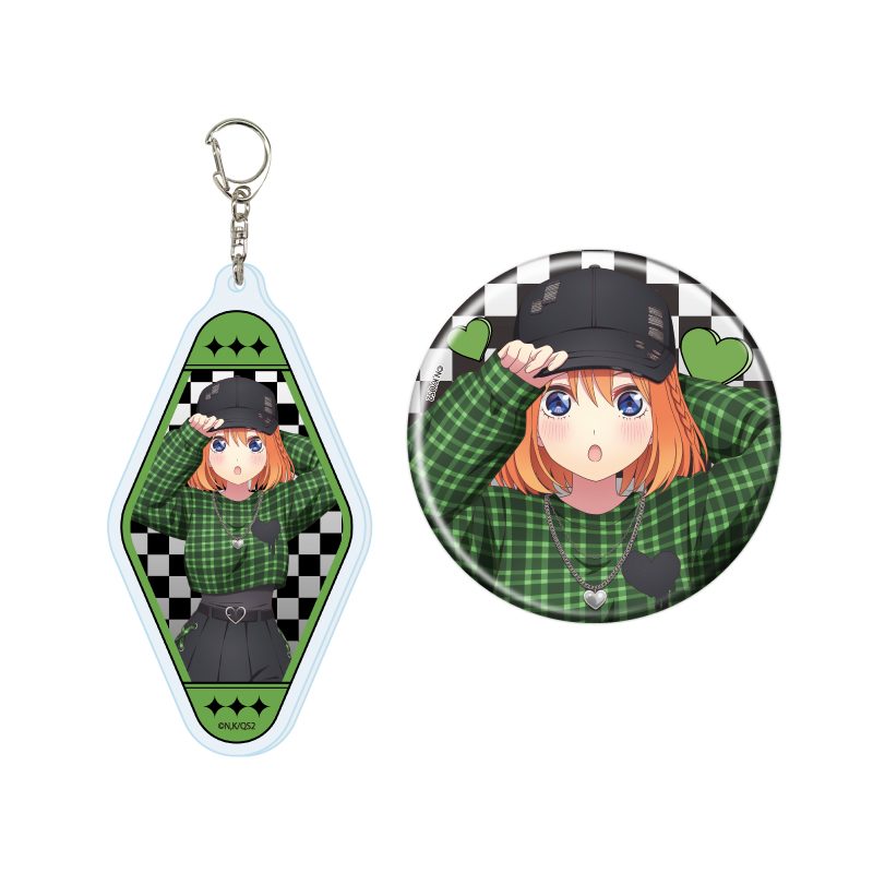 アクリルキーホルダー&缶バッジセット 五等分の花嫁* 04 四葉 甘辛ロックVer.(描き下ろしイラスト) (Acrylic Key Chain & Can Badge Set "The Quintessential Quintuplets Specials 2" 04 Yotsuba Sweet and Spicy Rock Ver. (Original Illustration))