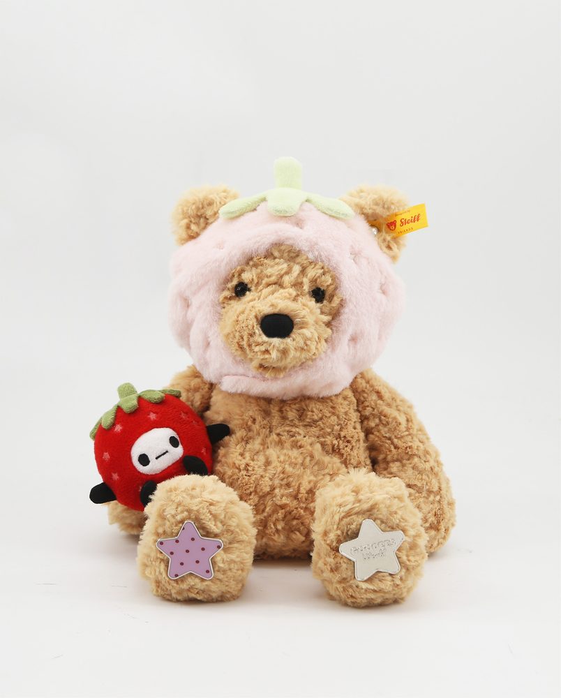 GOODBAI GOODEES × STEIFF × ARTOX ストロベリー フィン ぬいぐるみ テディベア (GOODBAI GOODEES x STEIFF x ARTOX Strawberry Fynn Plush Teddy Bear)