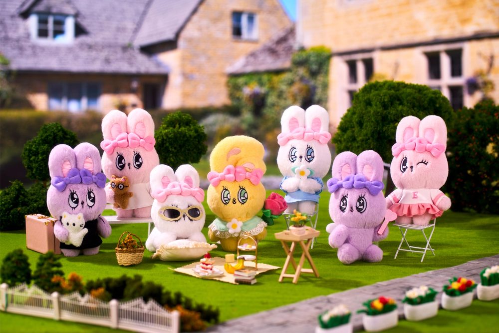 エスターバニー スウィートデートプラッシュキーチェーン (Esther Bunny Sweet Date Plush Keychain)